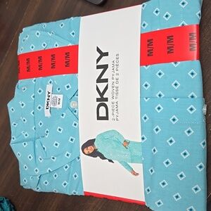 DKNY Size M Blue and White Diamond Pattern 2-Piece Pajama Set
